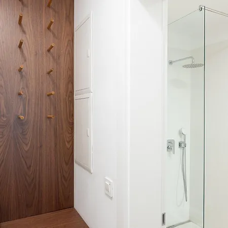 Apartment Ju3 *